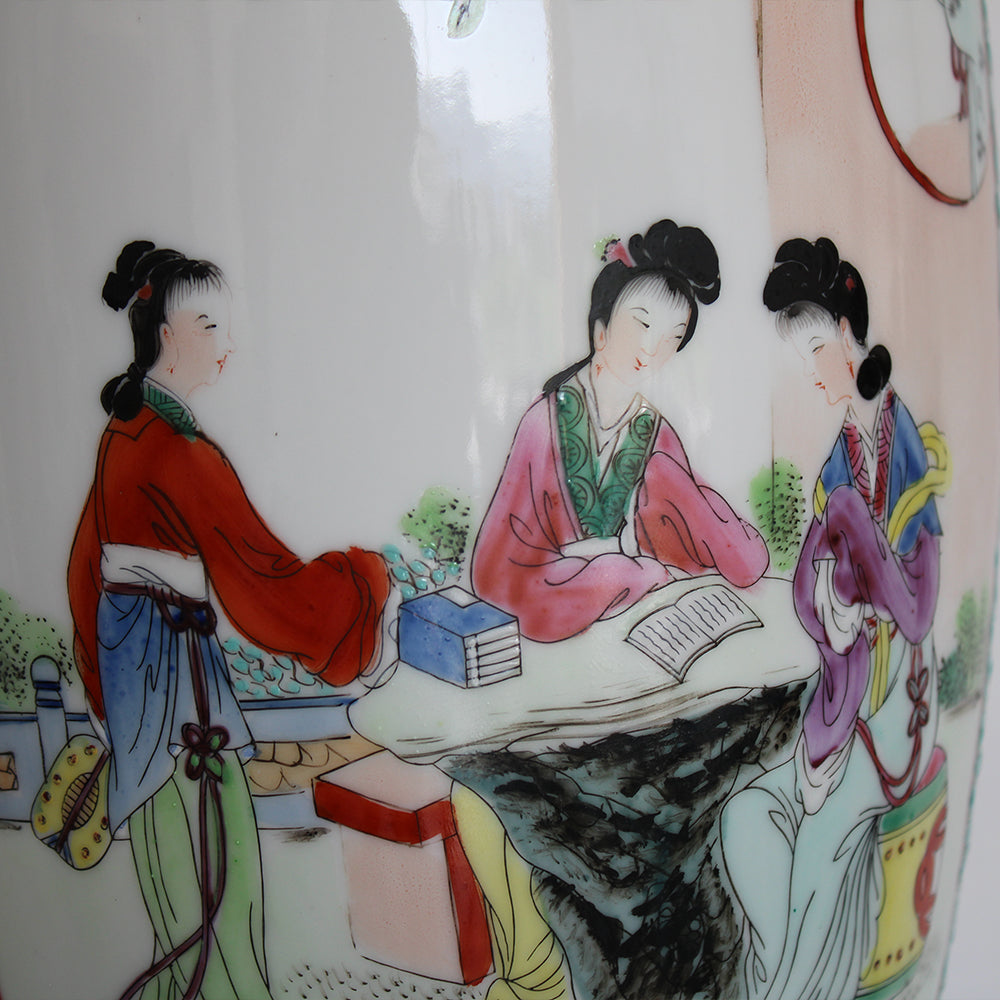 Antique Chinese Porcelain Vase – Famille Rose Decoration, Early 20th Century